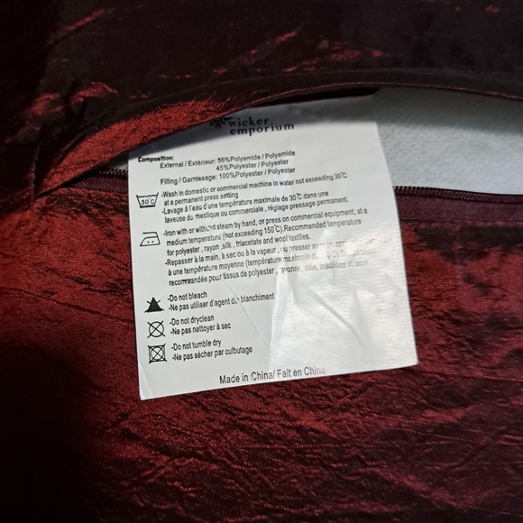 2 throw pillows - Picture 4 of 4